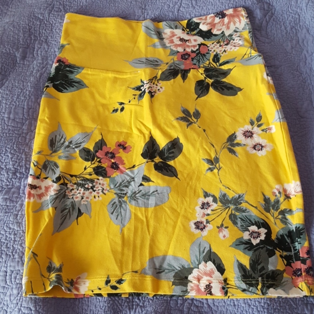 Brand new Yellow floral skirt